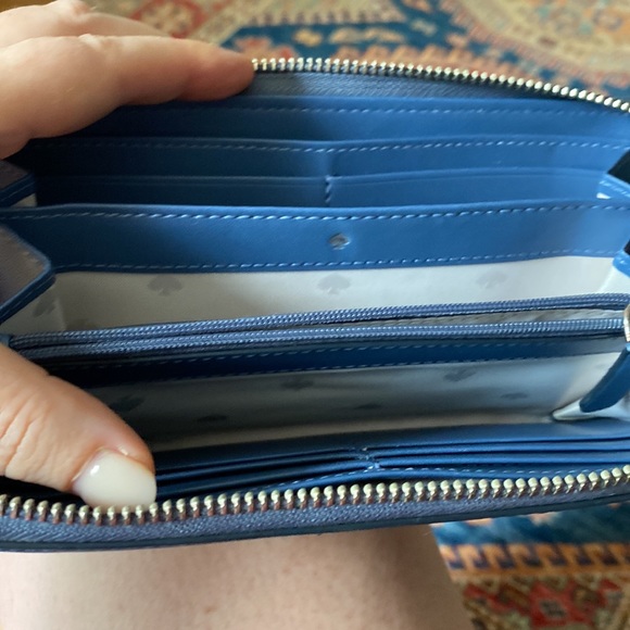 Kate Spade 2-tone blue wallet - Picture 4 of 10